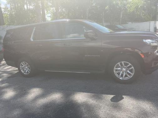 2023 Chevrolet Suburban LT