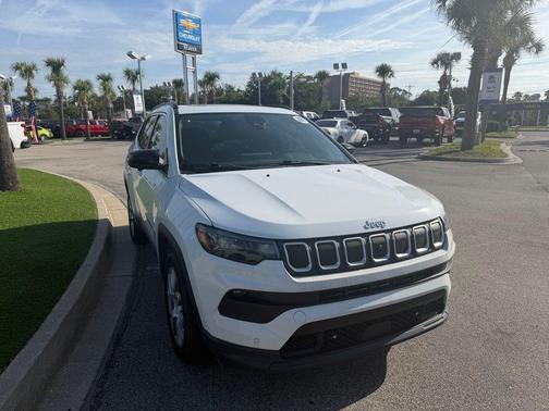 Bright White Clearcoat 2022 Jeep Compass Latitude Lux