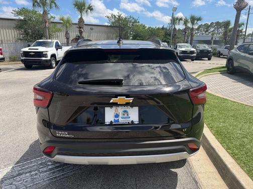 Black Metallic 2025 Chevrolet Trax LT