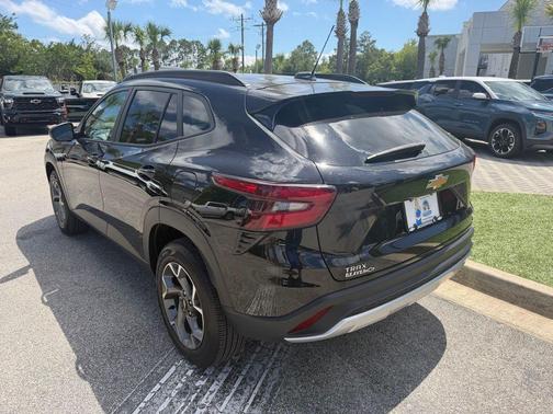 Black Metallic 2025 Chevrolet Trax LT