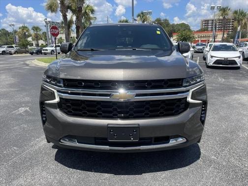 Photo 4 of 37 of 2021 Chevrolet Suburban LS