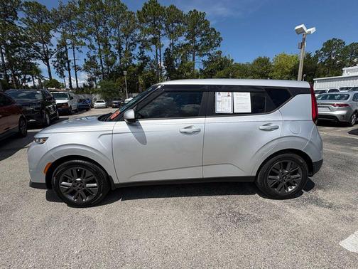 Sparkling Silver 2021 Kia Soul S