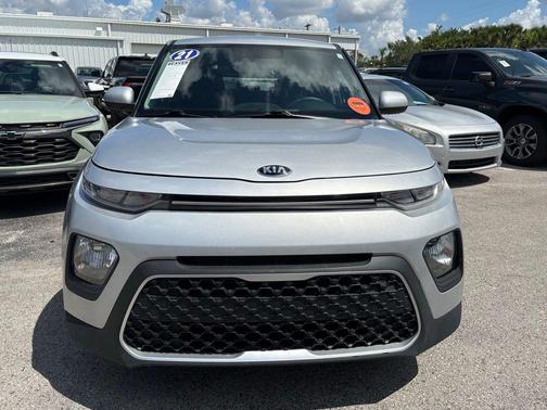 Sparkling Silver 2021 Kia Soul S