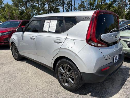 Sparkling Silver 2021 Kia Soul S