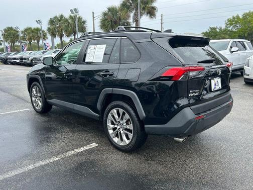 2020 Toyota RAV4 XLE Premium