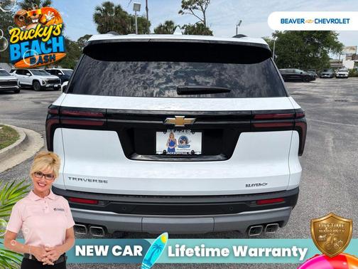 Summit White 2026 Chevrolet Traverse LT