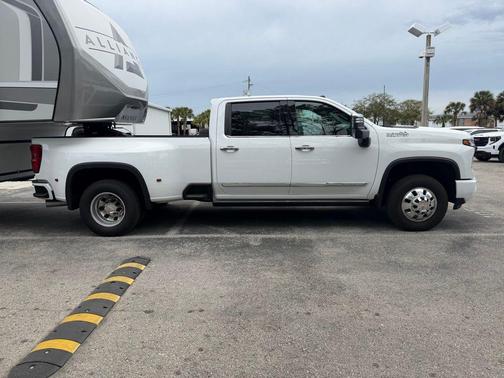 2025 Chevrolet Silverado 3500 High Country