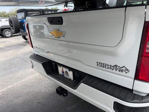 2025 Chevrolet Silverado 3500 High Country