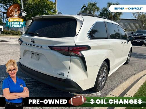2021 Toyota Sienna XLE 8 Passenger