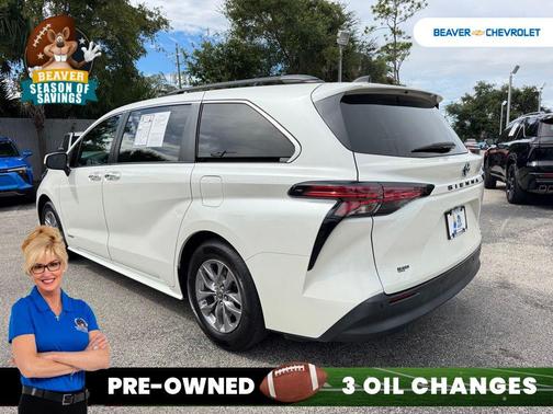 2021 Toyota Sienna XLE 8 Passenger