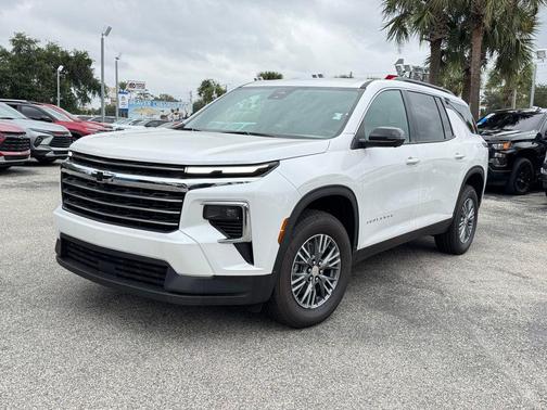 2025 Chevrolet Traverse LT