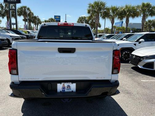 Summit White 2026 Chevrolet Colorado WT