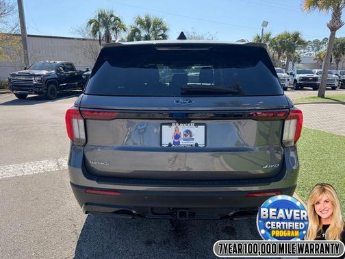 2025 Ford Explorer ST-Line