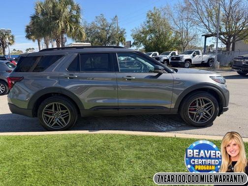 2025 Ford Explorer ST-Line