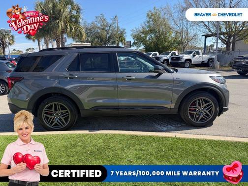 2025 Ford Explorer ST-Line