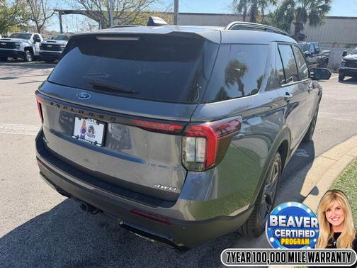 2025 Ford Explorer ST-Line