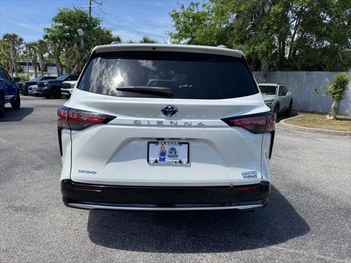 2021 Toyota Sienna Limited 7-Passenger