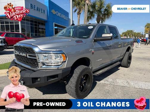 2020 RAM 2500 Tradesman Crew Cab 4X4 6'4' Box