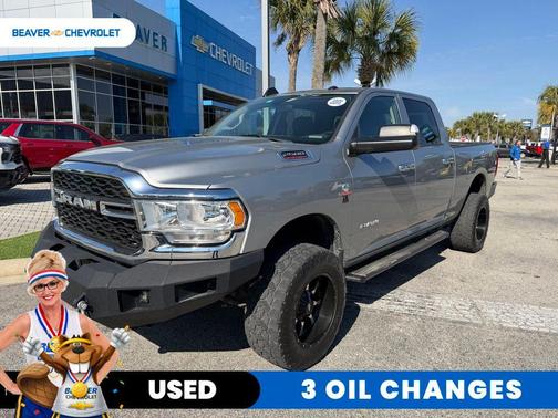 2020 RAM 2500 Tradesman Crew Cab 4X4 6'4' Box