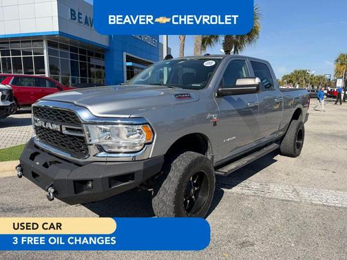 2020 RAM 2500 Tradesman Crew Cab 4X4 6'4' Box