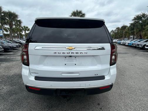 2024 Chevrolet Suburban LT