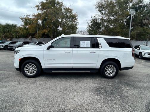 2024 Chevrolet Suburban LT