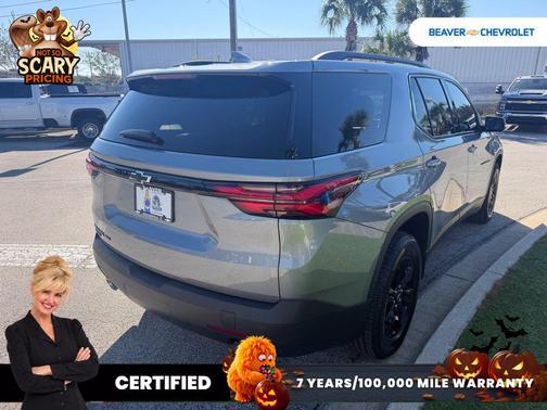 Sterling Gray Metallic 2023 Chevrolet Traverse LS
