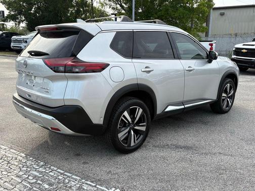 Brilliant Silver Metallic 2023 Nissan Rogue Platinum
