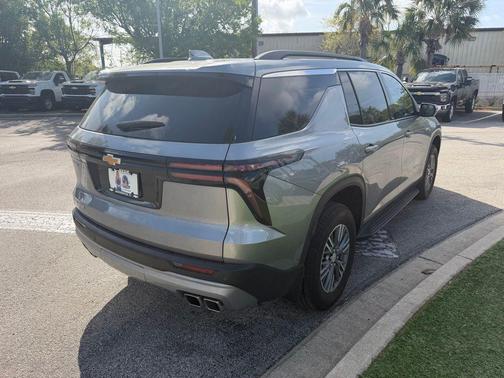 Sterling Gray Metallic 2025 Chevrolet Traverse LT