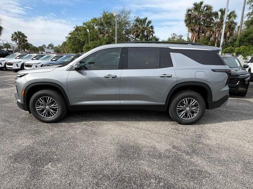 Sterling Gray Metallic 2026 Chevrolet Traverse LT