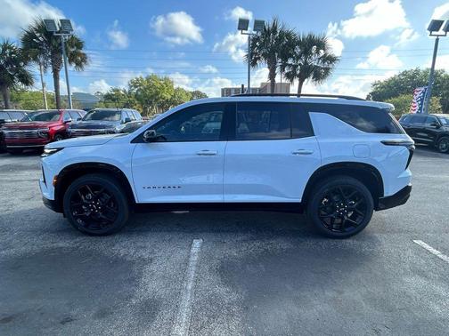 Polar White 2026 Chevrolet Traverse RS