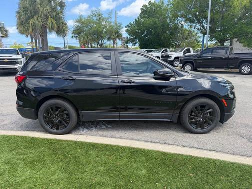 Mosaic Black Metallic 2024 Chevrolet Equinox LS