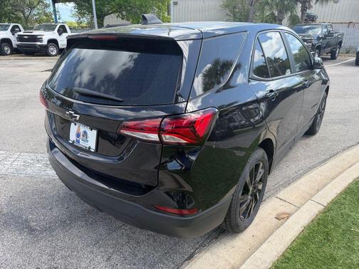 Mosaic Black Metallic 2024 Chevrolet Equinox LS