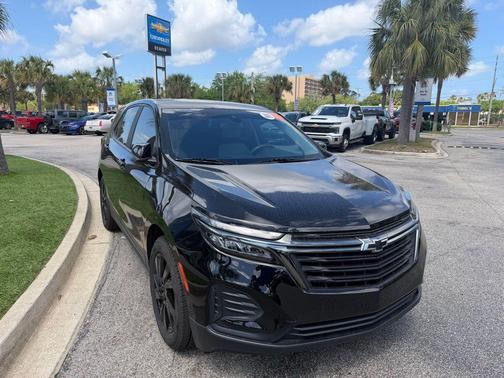 Mosaic Black Metallic 2024 Chevrolet Equinox LS