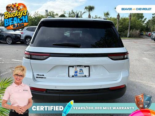 Bright White Clearcoat 2025 Jeep Grand Cherokee Altitude