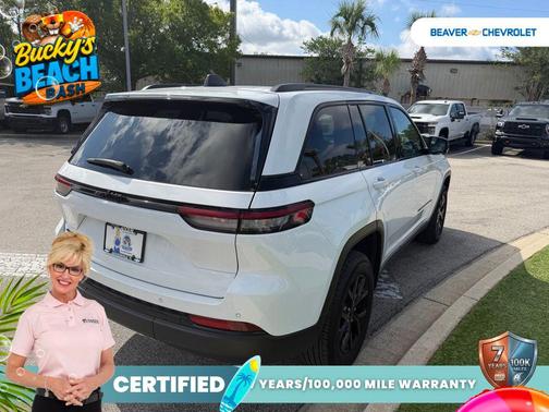 Bright White Clearcoat 2025 Jeep Grand Cherokee Altitude