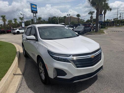 Pearl 2022 Chevrolet Equinox 1LT