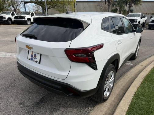 2024 Chevrolet Trax LS