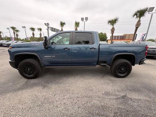 Lakeshore Blue 2024 Chevrolet Silverado 2500 4WD Crew Cab Standard Bed ZR2