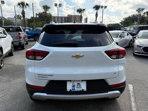 Summit White 2024 Chevrolet Trailblazer LT