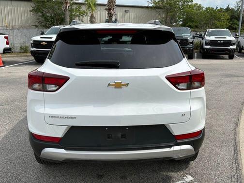 Summit White 2024 Chevrolet Trailblazer LT