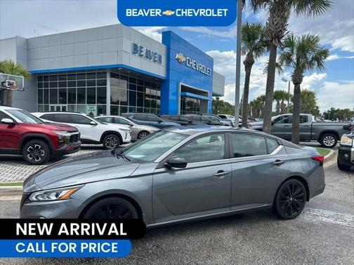 2022 Nissan Altima SR FWD