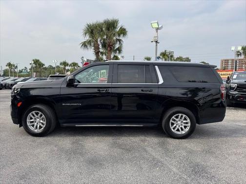 2023 Chevrolet Suburban LT