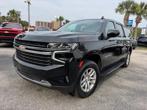 2023 Chevrolet Suburban LT