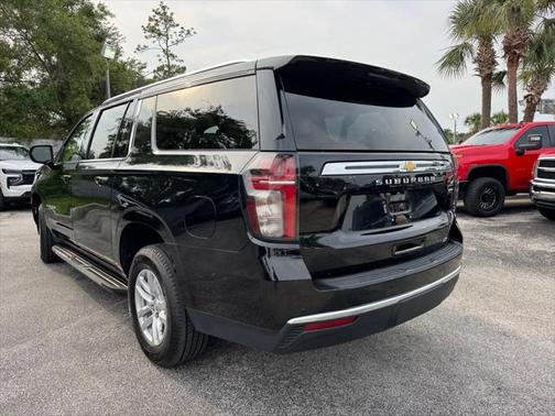 2023 Chevrolet Suburban LT