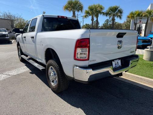 2022 RAM 2500 Tradesman Crew Cab 4x4 6'4' Box