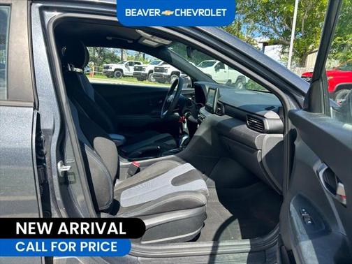 2019 Hyundai Veloster 2