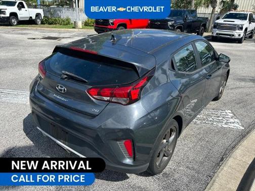 2019 Hyundai Veloster 2