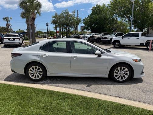 Ice 2024 Toyota Camry LE