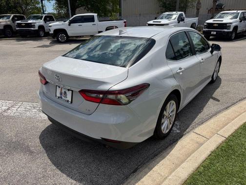 Ice 2024 Toyota Camry LE